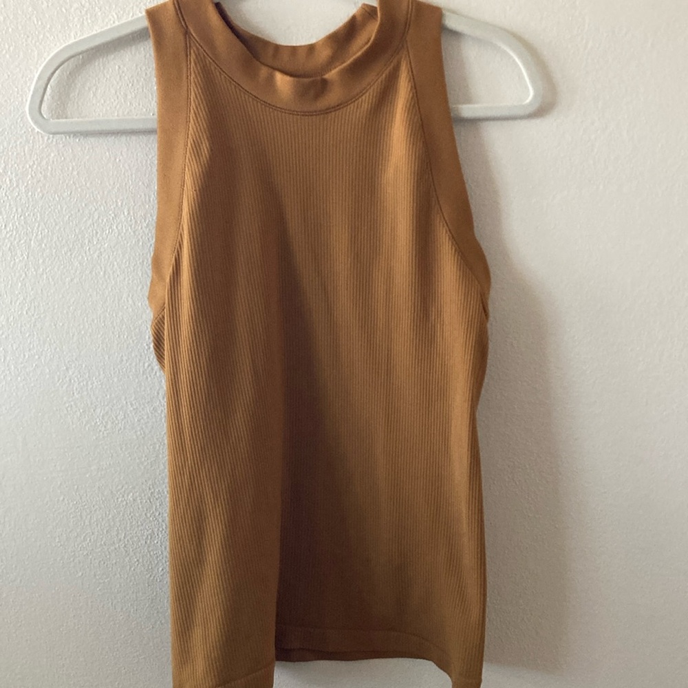 Athleta gold Ribbed Top large